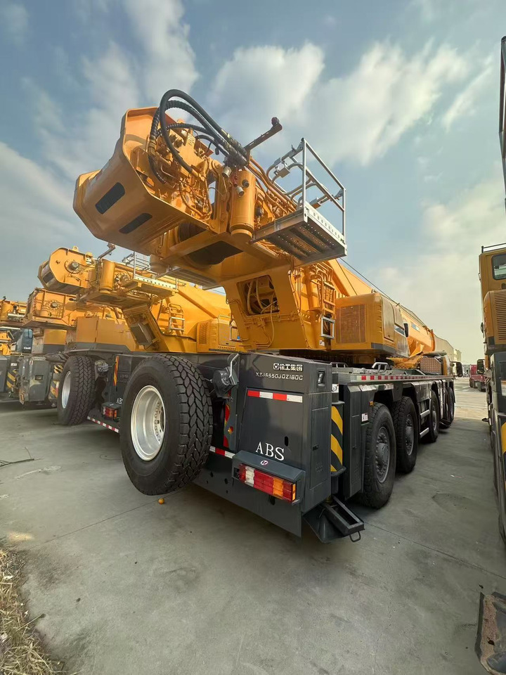 XCMG Official Used Mobile Hydraulic Truck Cranes XCA180L8C All Terrain Cranes Price - Всюдихідний кран: фото 3 XCMG Official Used Mobile Hydraulic Truck Cranes XCA180L8C All Terrain Cranes Price - Всюдихідний кран: фото 3