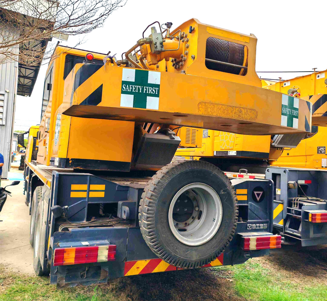 Автокран XCMG XCT16_Y 16ton mobile drive 4-Section Telescopic Crane truck: фото 6