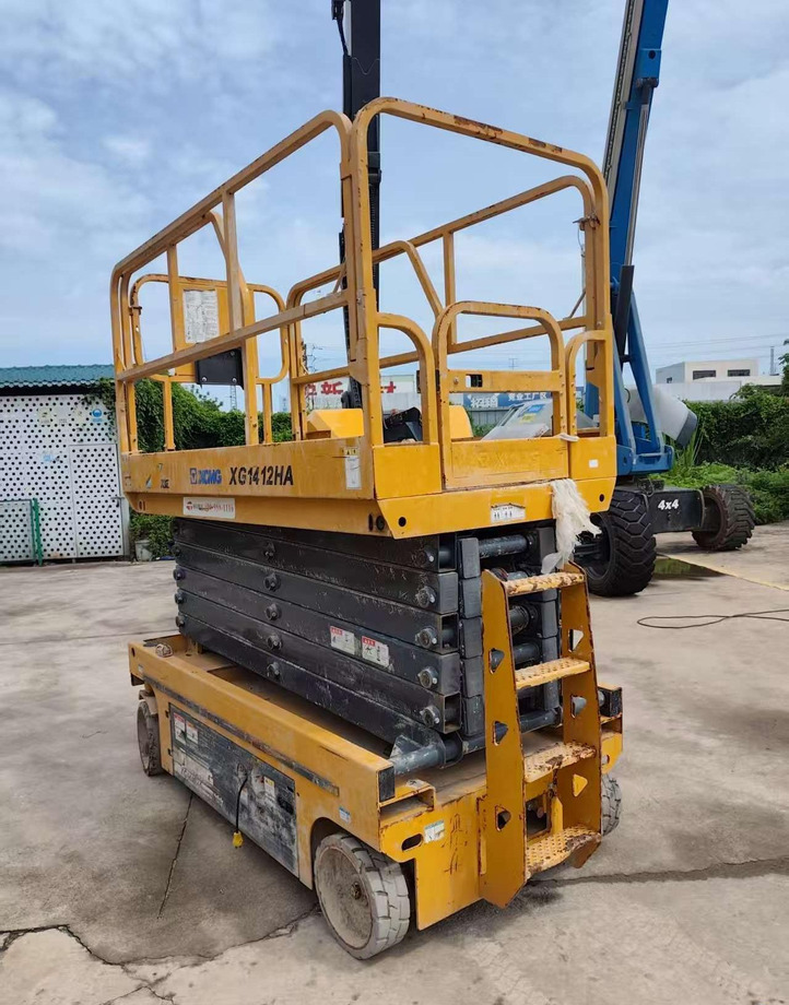 Ножичний підйомник XCMG XG1412HA-Li battery electric mobile scissor lift 14m price: фото 6 Ножичний підйомник XCMG XG1412HA-Li battery electric mobile scissor lift 14m price: фото 6