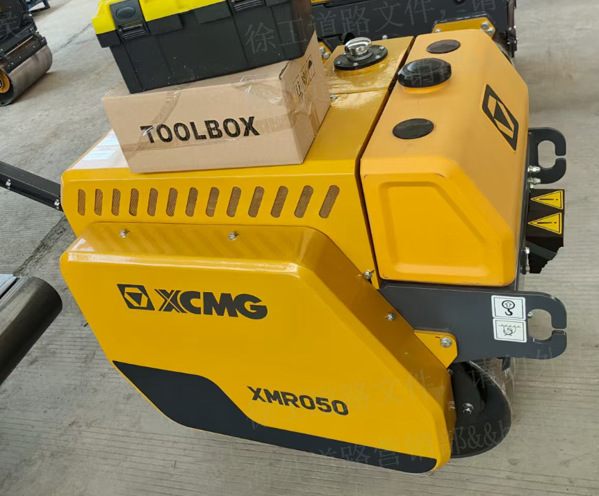 XCMG XMR050 small double mini vibration drum vibratory road roller price - Міні коток: фото 4 XCMG XMR050 small double mini vibration drum vibratory road roller price - Міні коток: фото 4