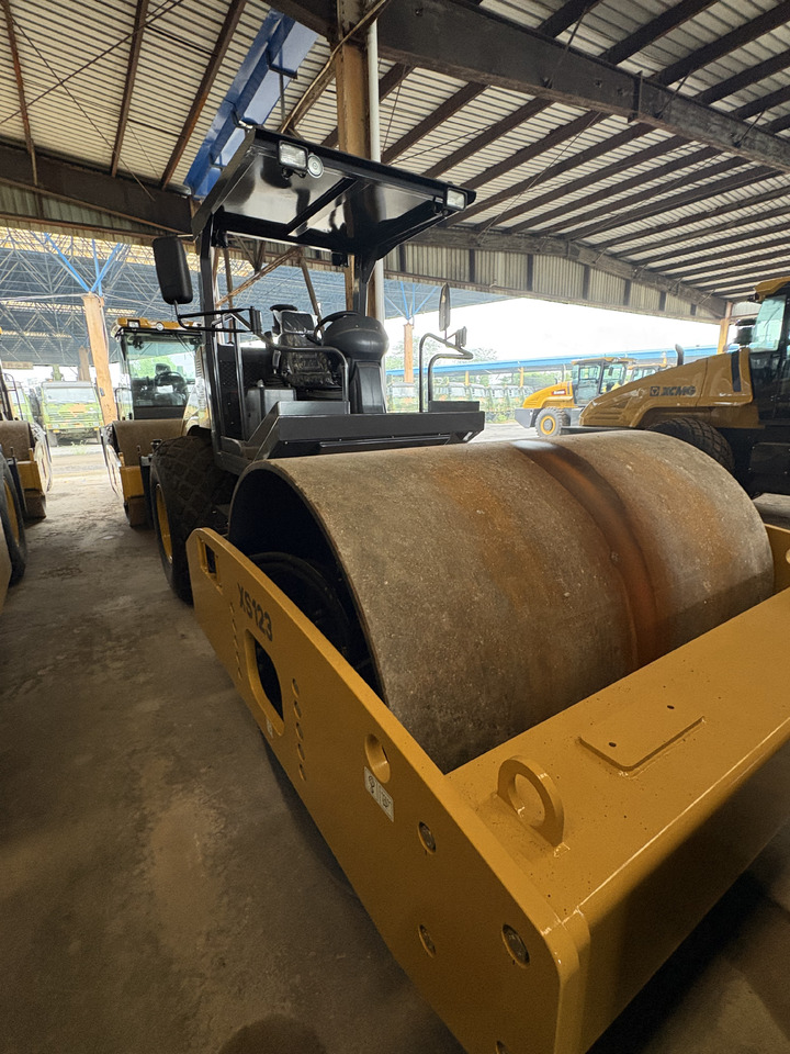 XCMG XS123 12ton used hydraulic road roller price - Дорожній каток: фото 5 XCMG XS123 12ton used hydraulic road roller price - Дорожній каток: фото 5