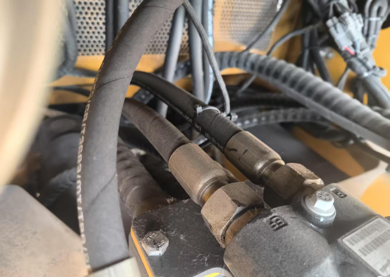 XCMG used XS365IV 36 Ton Vibratory Roller Compacator single drum price - Дорожній каток: фото 2 XCMG used XS365IV 36 Ton Vibratory Roller Compacator single drum price - Дорожній каток: фото 2