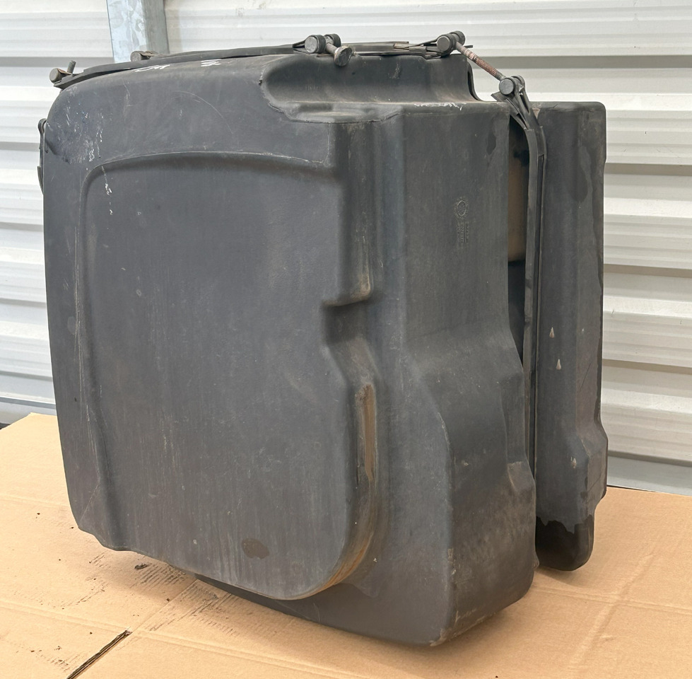 DAF ADBLUE FLUID TANK 90L XF 106 480 - Бак AdBlue: фото 5 DAF ADBLUE FLUID TANK 90L XF 106 480 - Бак AdBlue: фото 5