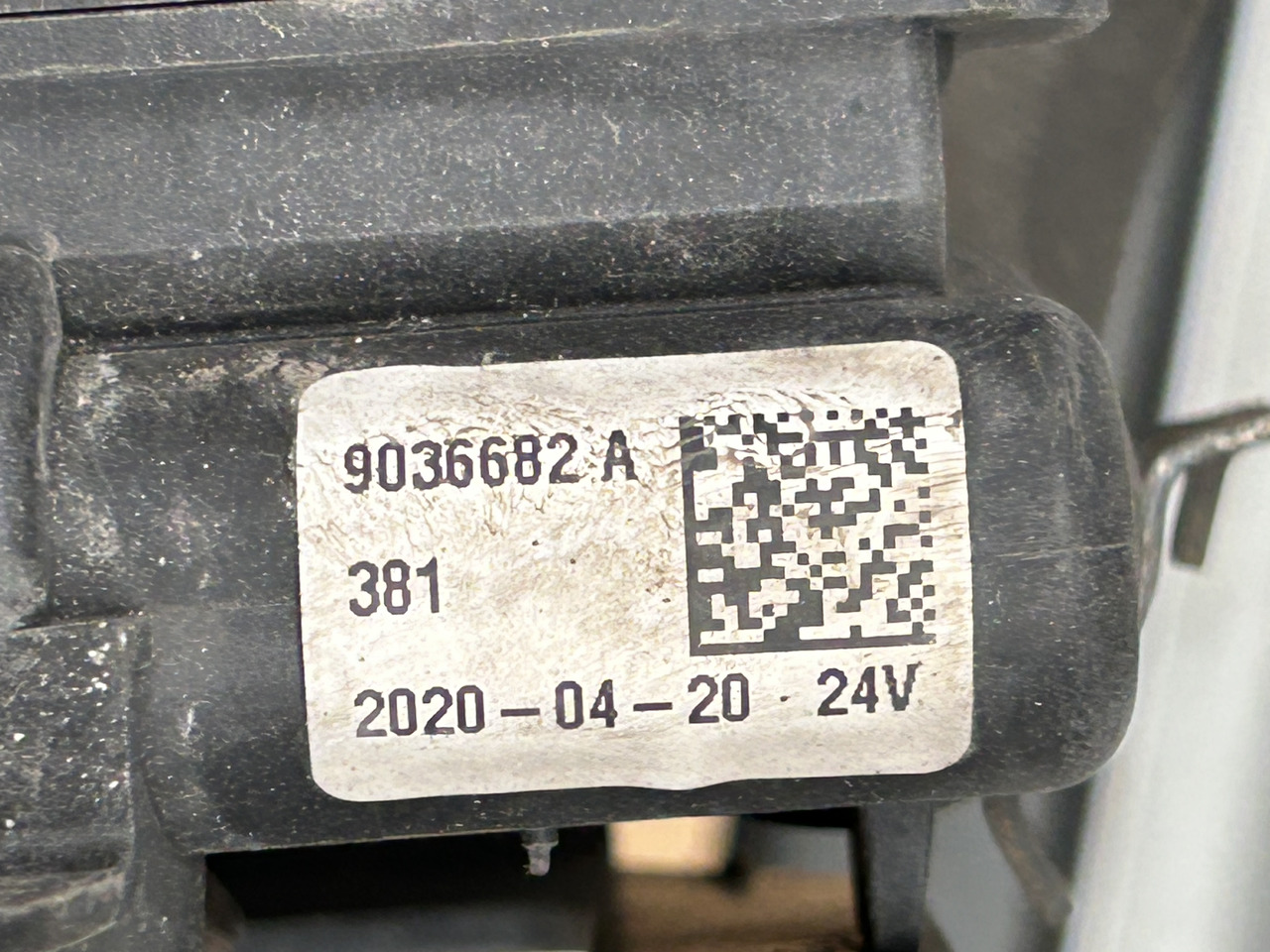 DAF TUBE THREE-WAY VALVE WEBASTO WATER 9036682 - Частина системи кондиціонування: фото 3 DAF TUBE THREE-WAY VALVE WEBASTO WATER 9036682 - Частина системи кондиціонування: фото 3