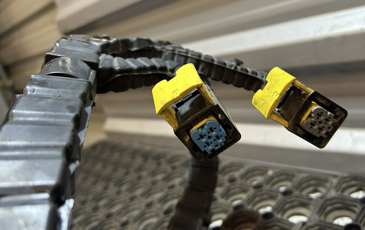 DAF XF 106 480 HARNESS INSTALLATION OF CATALYTIC CONVERTER - Кабелі/ Дроти: фото 4 DAF XF 106 480 HARNESS INSTALLATION OF CATALYTIC CONVERTER - Кабелі/ Дроти: фото 4