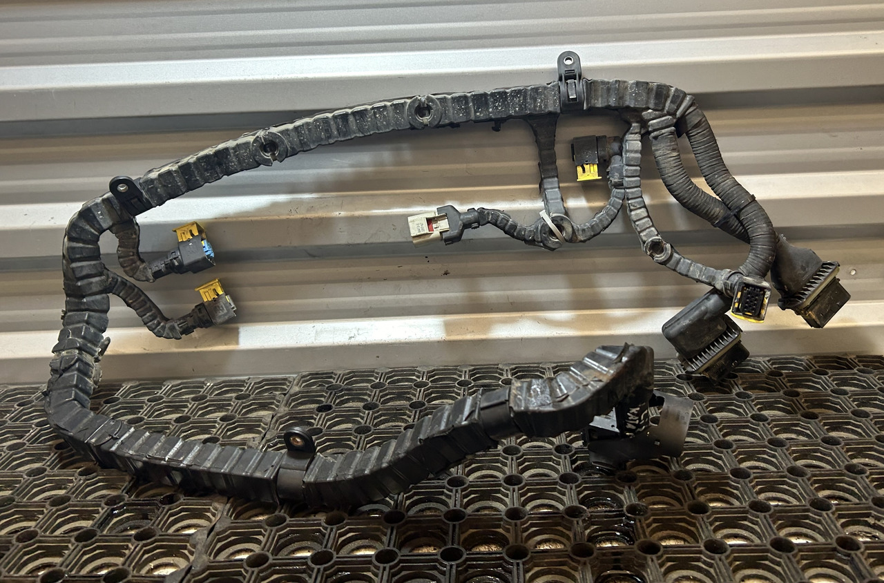 DAF XF 106 480 HARNESS INSTALLATION OF CATALYTIC CONVERTER - Кабелі/ Дроти: фото 1 DAF XF 106 480 HARNESS INSTALLATION OF CATALYTIC CONVERTER - Кабелі/ Дроти: фото 1