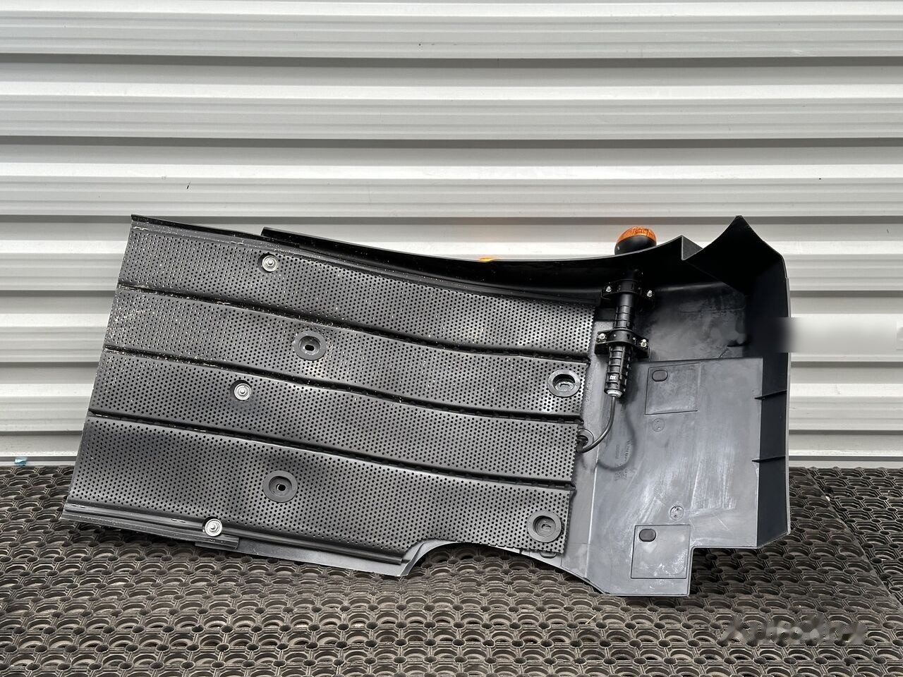 IVECO EUROCARGO 5801551254 IVECO 5801551254 R - Крило в категорії Вантажівки: фото 4 IVECO EUROCARGO 5801551254 IVECO 5801551254 R - Крило в категорії Вантажівки: фото 4