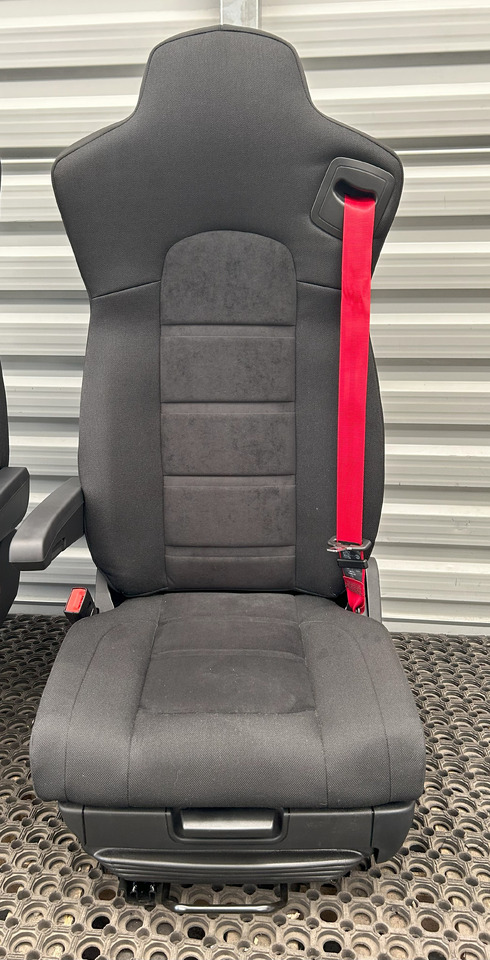 IVECO NEW SEAT IVECO S-WAY - Сидіння: фото 4 IVECO NEW SEAT IVECO S-WAY - Сидіння: фото 4
