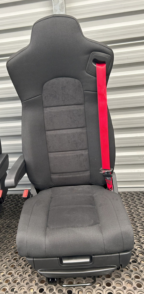 IVECO NEW SEAT IVECO S-WAY - Сидіння: фото 1 IVECO NEW SEAT IVECO S-WAY - Сидіння: фото 1