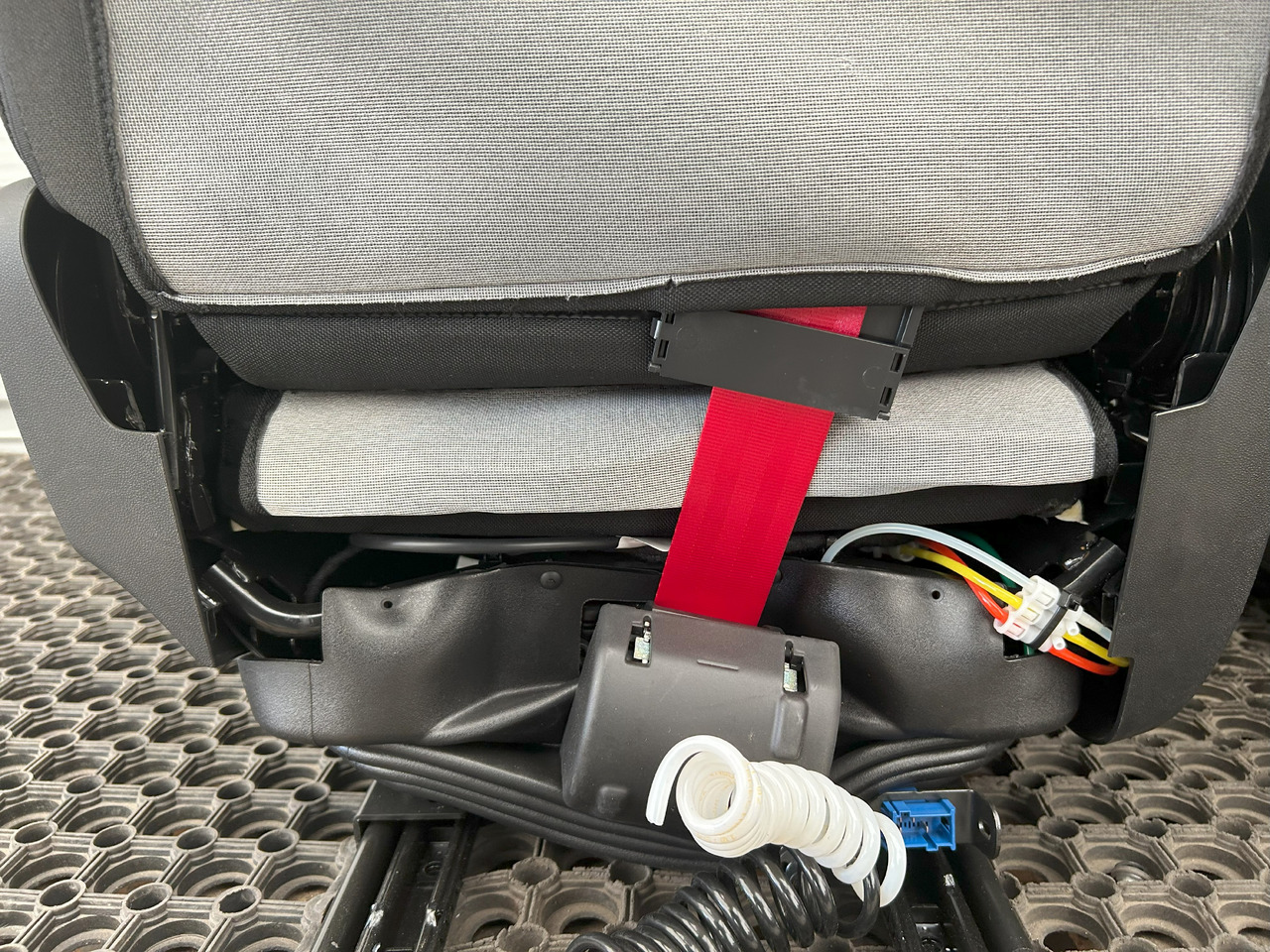 IVECO NEW SEAT IVECO S-WAY - Сидіння: фото 4 IVECO NEW SEAT IVECO S-WAY - Сидіння: фото 4