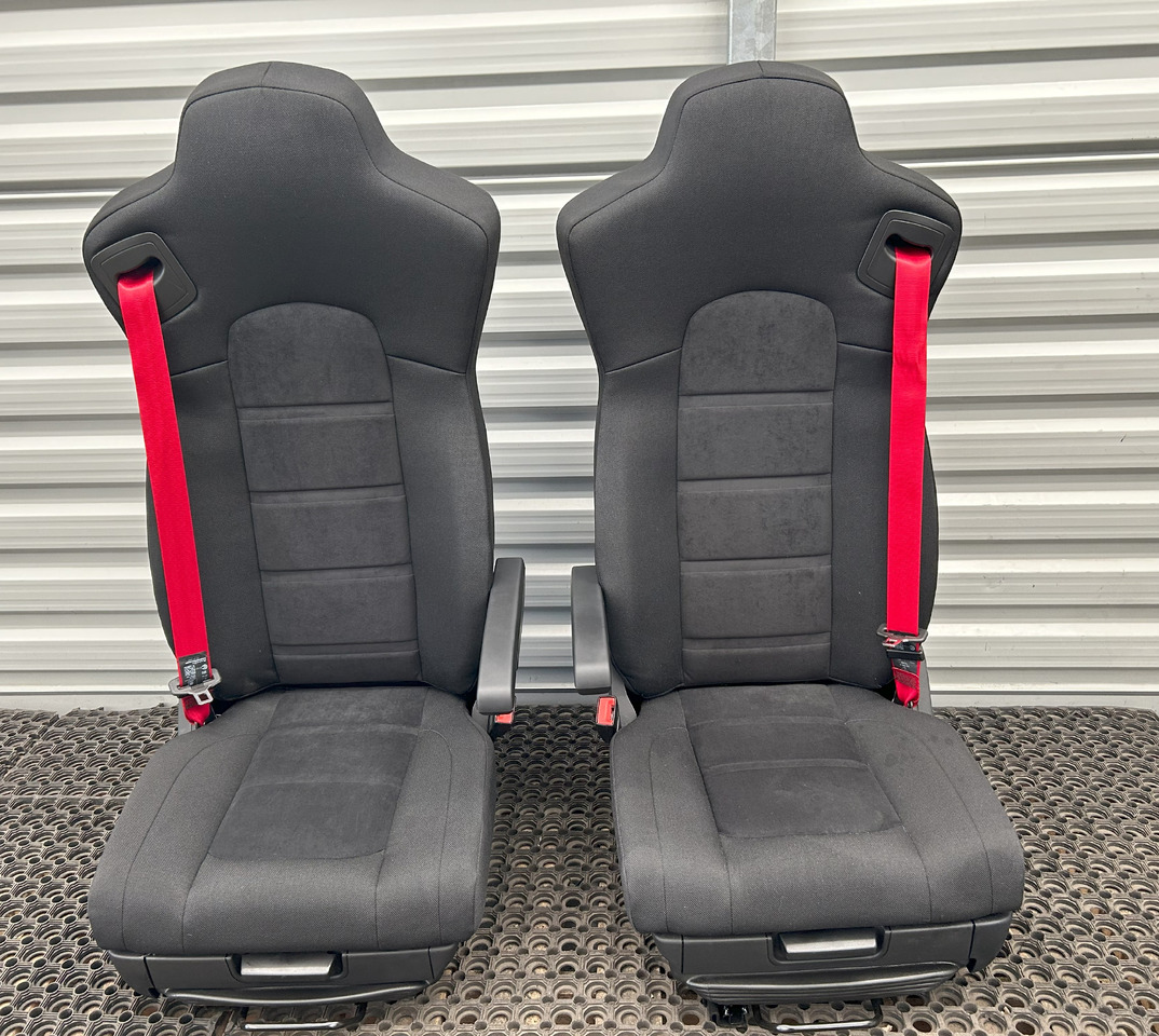IVECO NEW SET OF SEATS IVECO S-WAY - Сидіння: фото 1 IVECO NEW SET OF SEATS IVECO S-WAY - Сидіння: фото 1