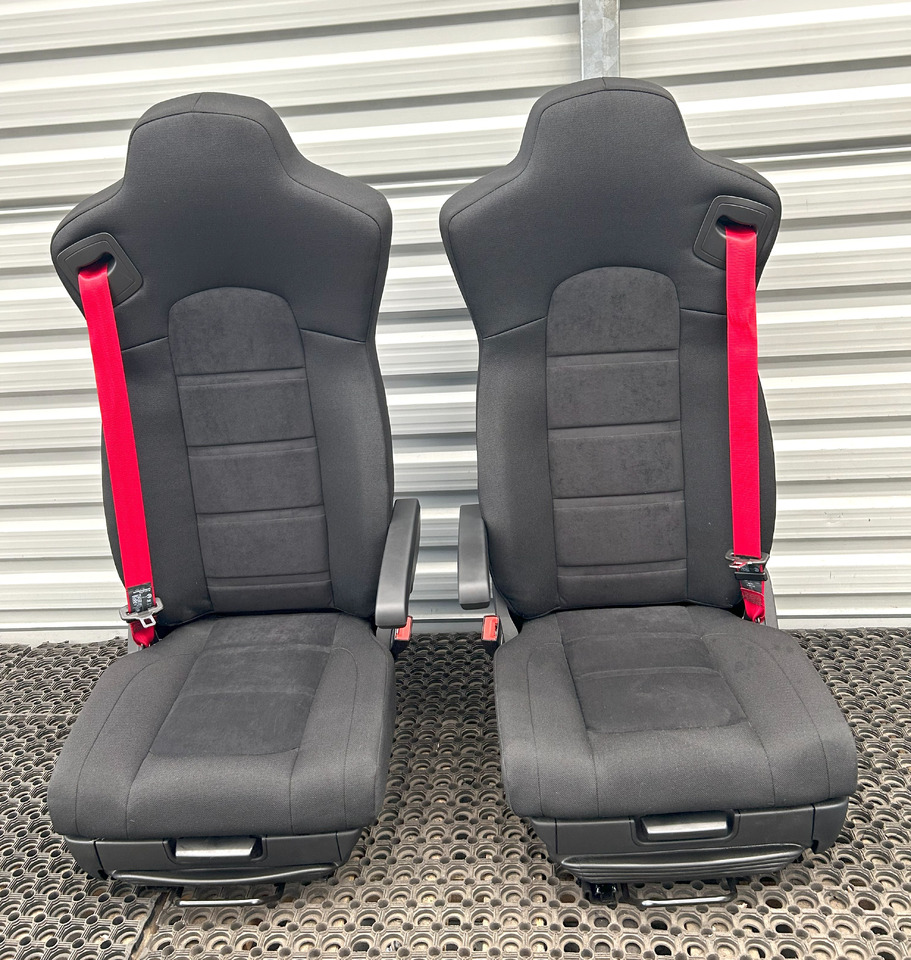 IVECO NEW SET OF SEATS IVECO S-WAY - Сидіння: фото 3 IVECO NEW SET OF SEATS IVECO S-WAY - Сидіння: фото 3