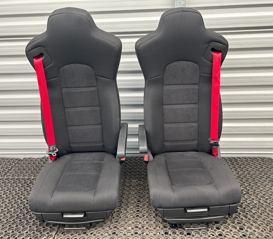 IVECO NEW SET OF SEATS IVECO S-WAY - Сидіння: фото 2 IVECO NEW SET OF SEATS IVECO S-WAY - Сидіння: фото 2