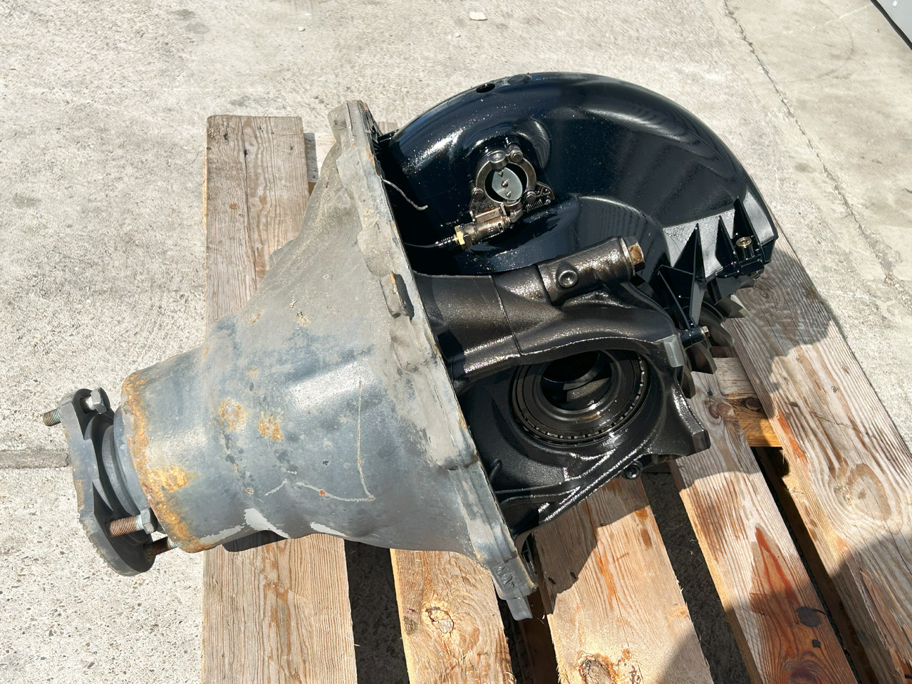 MERCEDES-BENZ DIFFERENTIAL WITH THROTTLE ACTROS MP4 R440-13 2,533 - Задня вісь в категорії Вантажівки: фото 1 MERCEDES-BENZ DIFFERENTIAL WITH THROTTLE ACTROS MP4 R440-13 2,533 - Задня вісь в категорії Вантажівки: фото 1