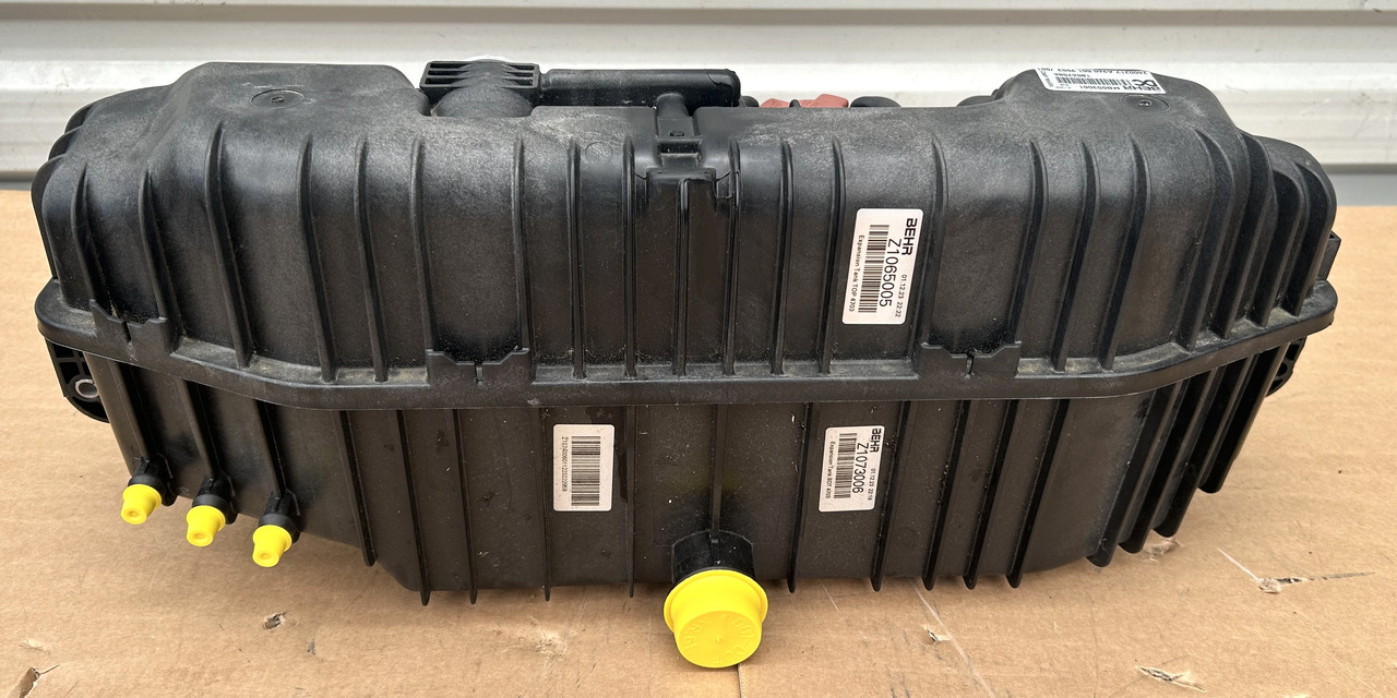 MERCEDES COOLANT EXPANSION TANK AROCS ACTROS MP4 MP5 - Розширювальний бачок: фото 2 MERCEDES COOLANT EXPANSION TANK AROCS ACTROS MP4 MP5 - Розширювальний бачок: фото 2