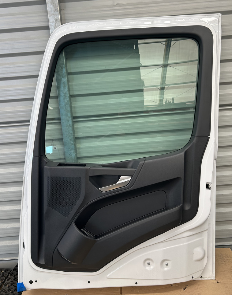 MERCEDES DOOR RIGHT narrow cab M-CLASSIC SPACE ACTROS AROCS MP4 MP5 BRAND NEW - Двері та запчастини: фото 2 MERCEDES DOOR RIGHT narrow cab M-CLASSIC SPACE ACTROS AROCS MP4 MP5 BRAND NEW - Двері та запчастини: фото 2
