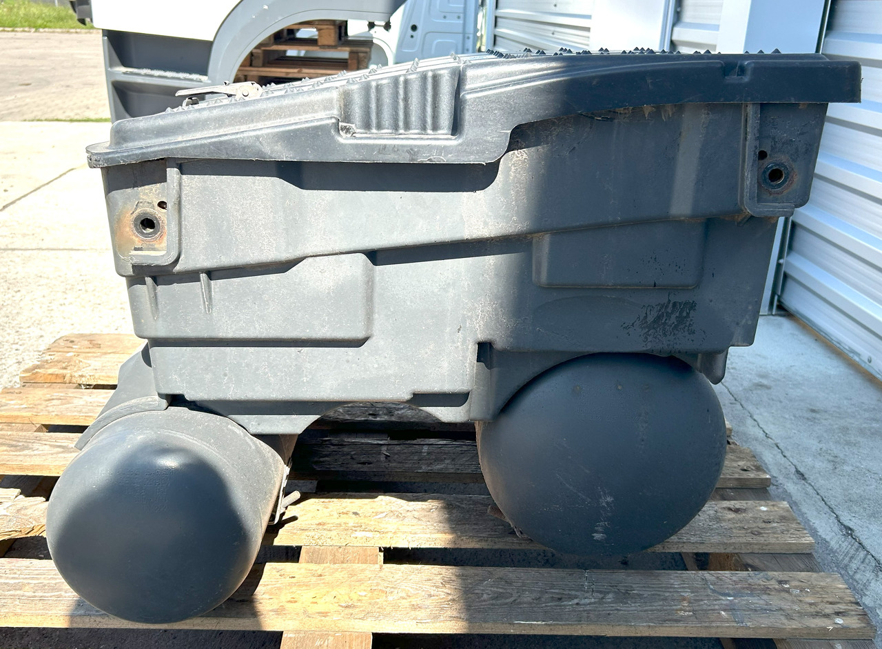 Mercedes AROCS MP4 BATTERY BOX WITH CYLINDERS - Аккумулятор в категорії Вантажівки: фото 4 Mercedes AROCS MP4 BATTERY BOX WITH CYLINDERS - Аккумулятор в категорії Вантажівки: фото 4