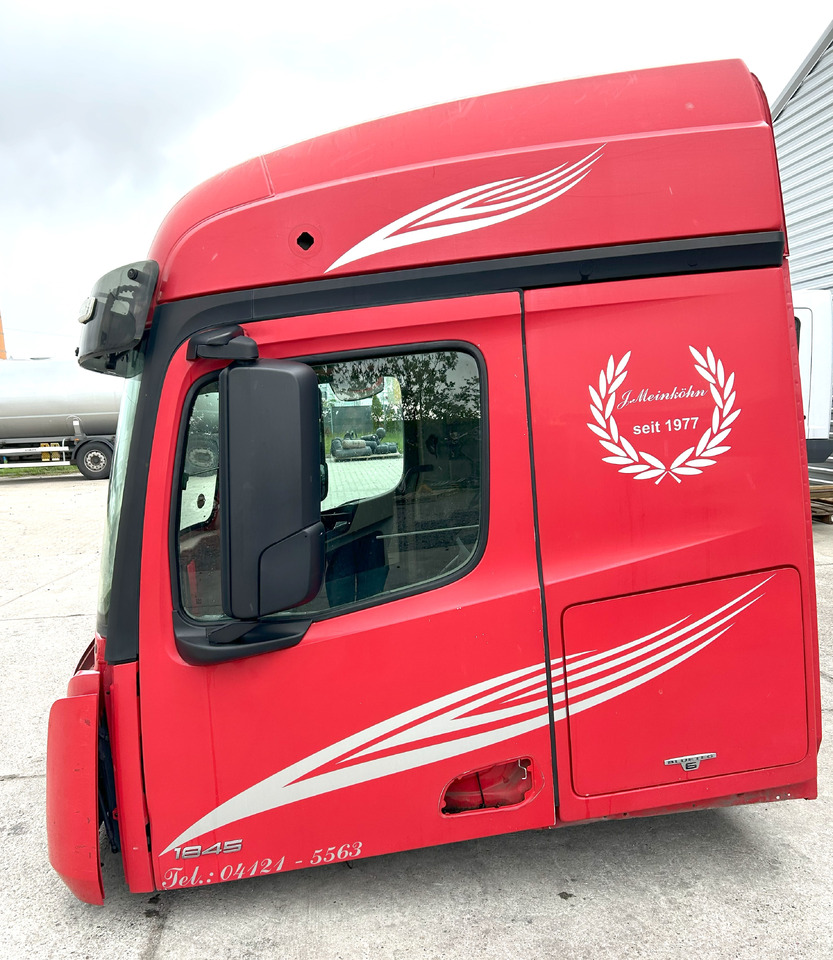 Mercedes Actros MP4 L StreamSpace 2,50 - Кабіна: фото 4 Mercedes Actros MP4 L StreamSpace 2,50 - Кабіна: фото 4