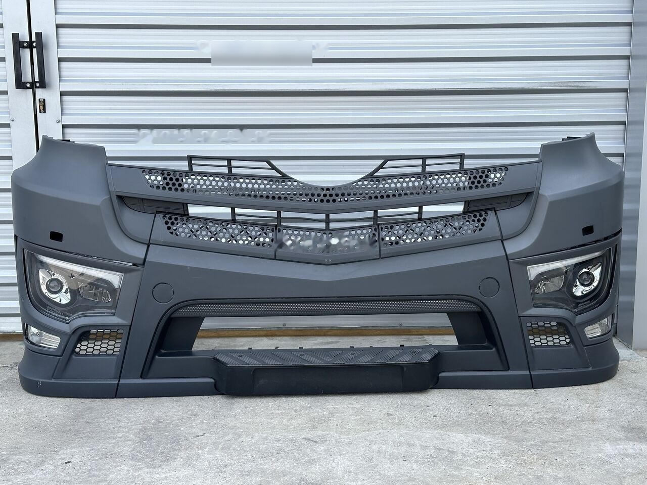 Mercedes-Benz ACTROS MP4 MP5 A9618203159 A9618203059 Mercedes-Benz A 9608801690 A9618203159 A9618203059 - Бампер в категорії Вантажівки: фото 1 Mercedes-Benz ACTROS MP4 MP5 A9618203159 A9618203059 Mercedes-Benz A 9608801690 A9618203159 A9618203059 - Бампер в категорії Вантажівки: фото 1