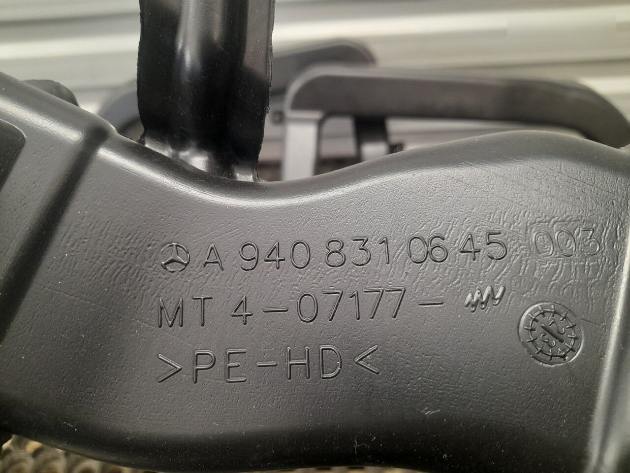 Mercedes-Benz ATEGO 2023 - Впускна труба в категорії Вантажівки: фото 2 Mercedes-Benz ATEGO 2023 - Впускна труба в категорії Вантажівки: фото 2