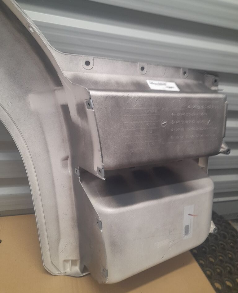 Mercedes-Benz ATEGO A9676660301 - Підніжка в категорії Вантажівки: фото 3 Mercedes-Benz ATEGO A9676660301 - Підніжка в категорії Вантажівки: фото 3