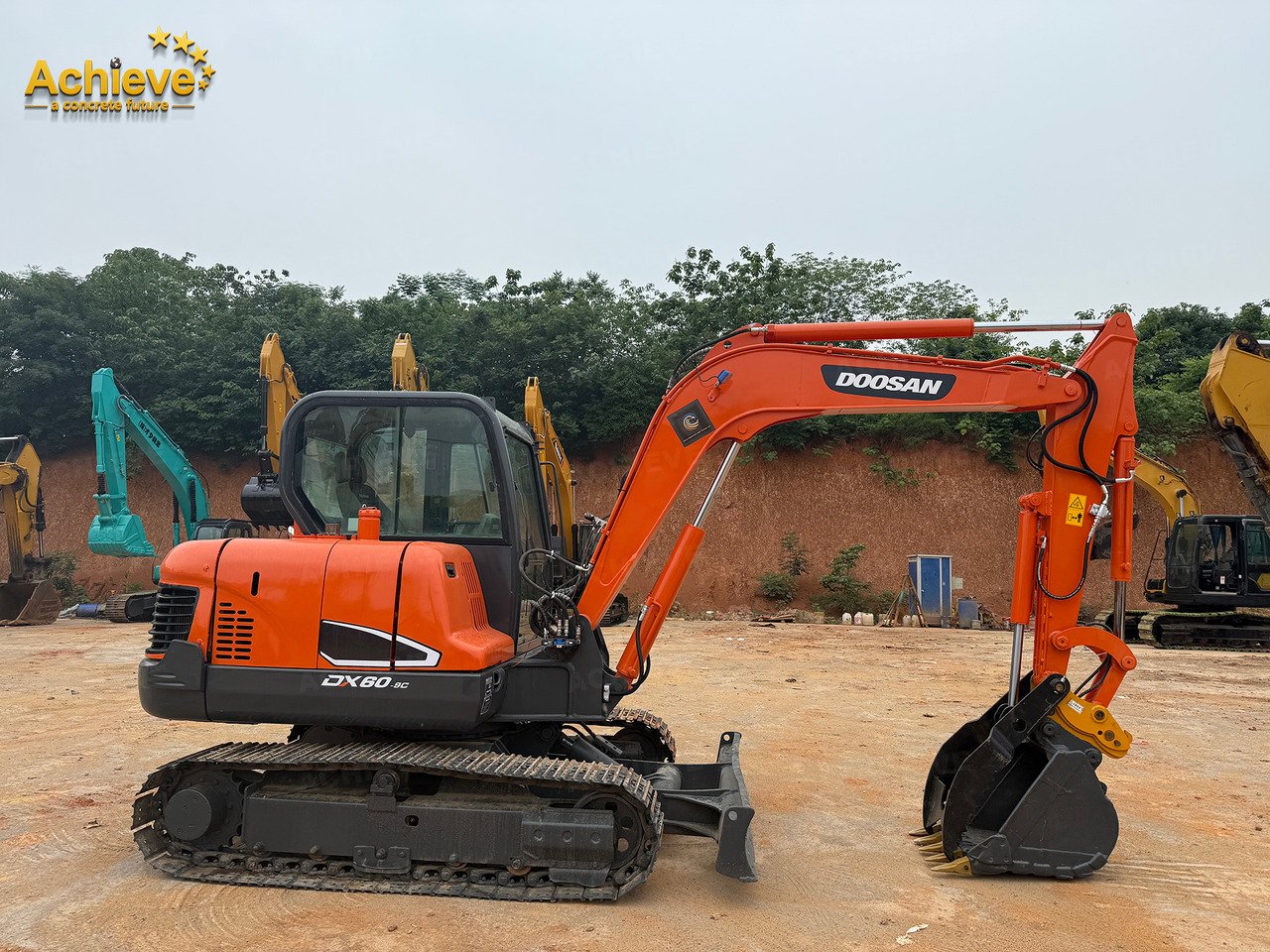 DOOSAN Diwanlun DX60-9 Excavator 38.9(52.1)/2100kW(HP) / rpm D24C 0.23m3 5700kg 4.2+2.8Ton 【ACHIEVE】 TOP CONDITION!!! - Гусеничний екскаватор: фото 4 DOOSAN Diwanlun DX60-9 Excavator 38.9(52.1)/2100kW(HP) / rpm D24C 0.23m3 5700kg 4.2+2.8Ton 【ACHIEVE】 TOP CONDITION!!! - Гусеничний екскаватор: фото 4