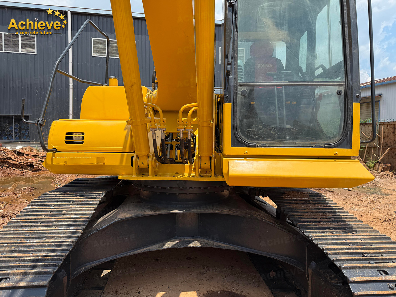 Komatsu PC220-8 1m³ 22tons SAA6D107E-1 110KW 400L【ACHIEVE】 TOP CONDITION!!! - Гусеничний екскаватор: фото 5 Komatsu PC220-8 1m³ 22tons SAA6D107E-1 110KW 400L【ACHIEVE】 TOP CONDITION!!! - Гусеничний екскаватор: фото 5