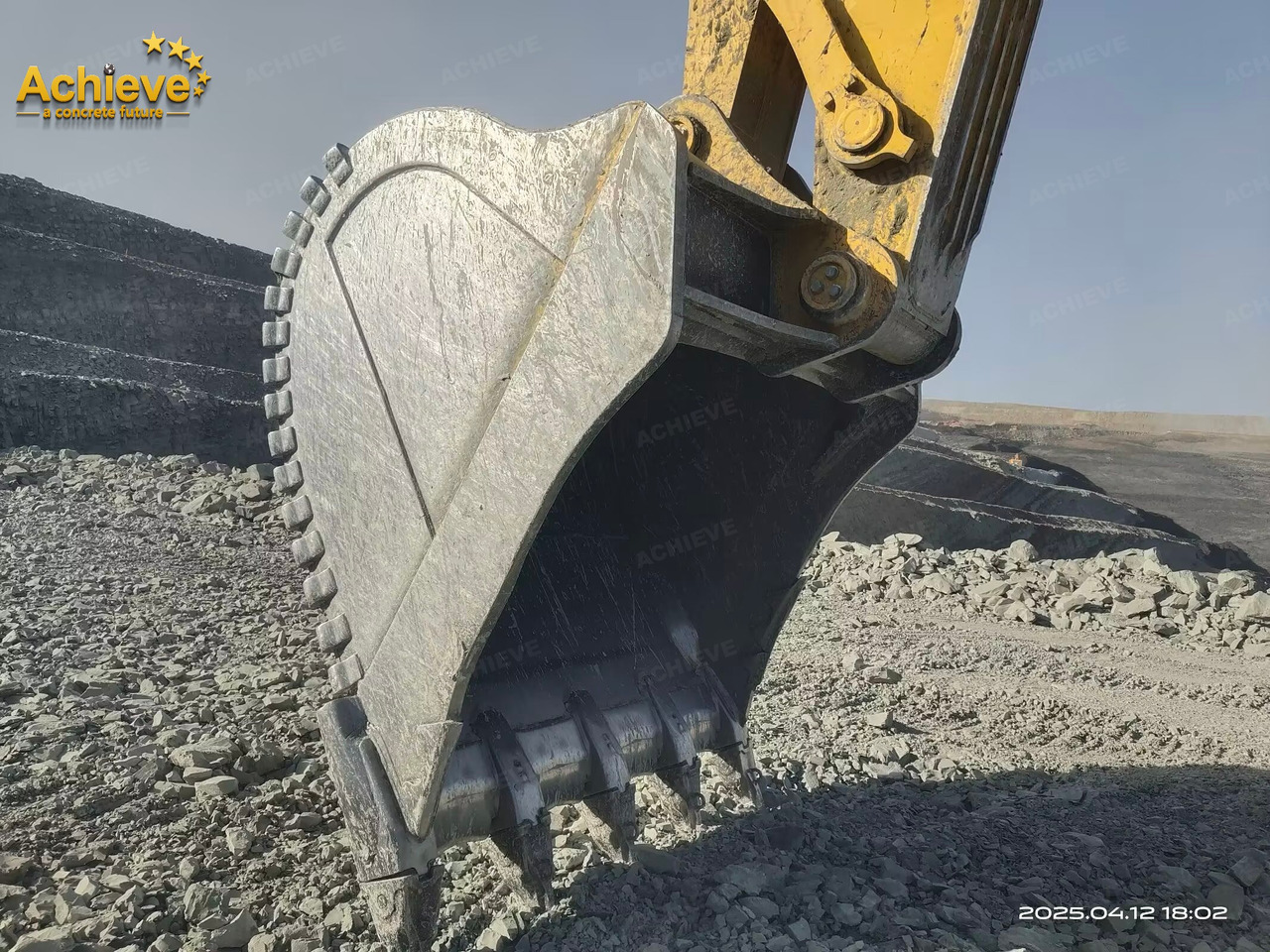 Komatsu 【ACHIEVE】TOP CONDITION!!! PC1250-11R 2023 4500h Horsepower (HP) 758 HP @ 1,800 rpm Operating weight (lbs) 269,300 - 272,600 Bucket Capacity (yd3) 5.3-9.5 - Гусеничний екскаватор: фото 5 Komatsu 【ACHIEVE】TOP CONDITION!!! PC1250-11R 2023 4500h Horsepower (HP) 758 HP @ 1,800 rpm Operating weight (lbs) 269,300 - 272,600 Bucket Capacity (yd3) 5.3-9.5 - Гусеничний екскаватор: фото 5