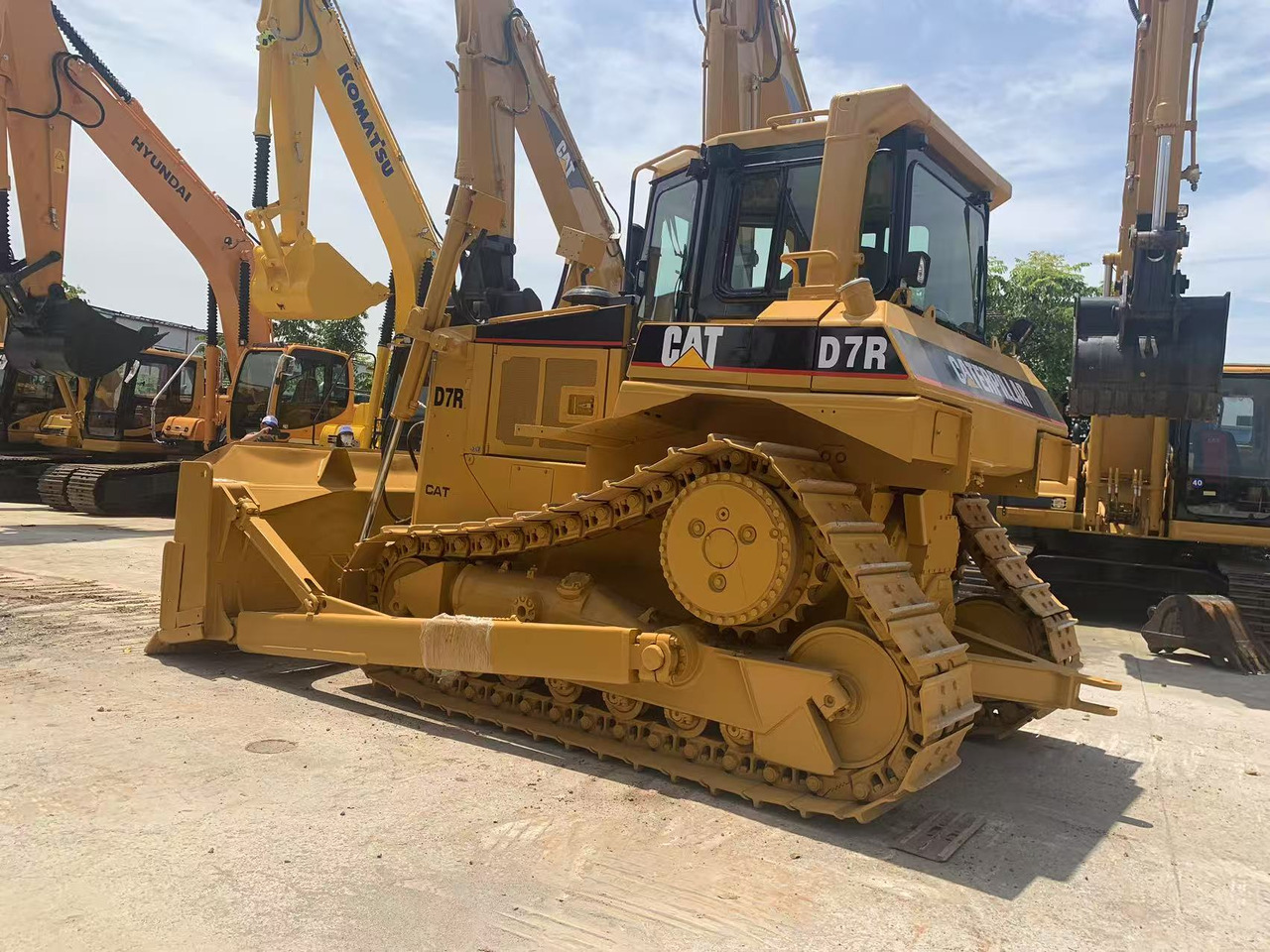 Caterpillar Tracked Tractor CAT D6R, D7R, D8R with Triangle Track - Бульдозер: фото 3 Caterpillar Tracked Tractor CAT D6R, D7R, D8R with Triangle Track - Бульдозер: фото 3