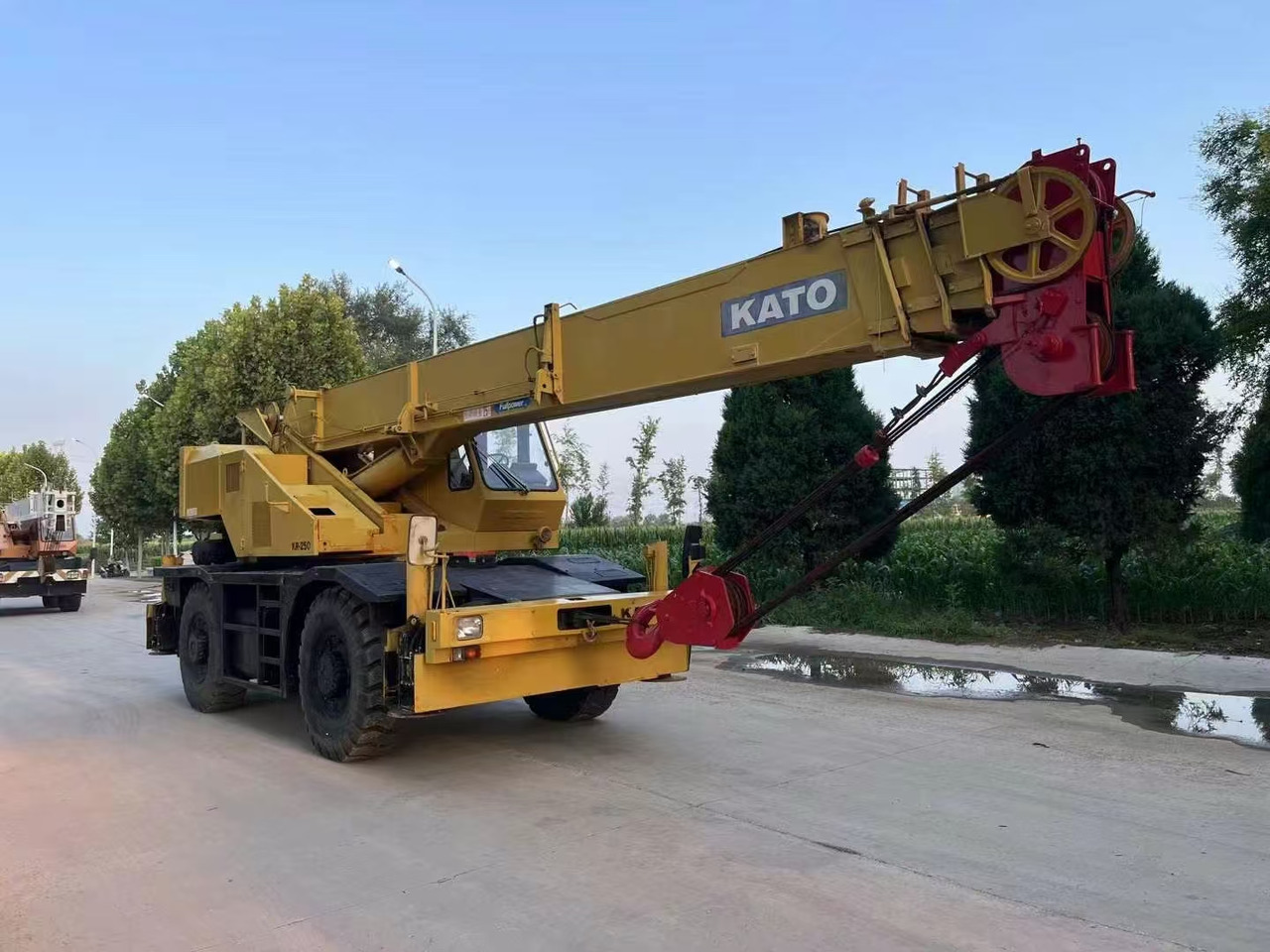 KATO KR250 Good Price 25 ton Rough Terrain Crane - Автокран: фото 1 KATO KR250 Good Price 25 ton Rough Terrain Crane - Автокран: фото 1