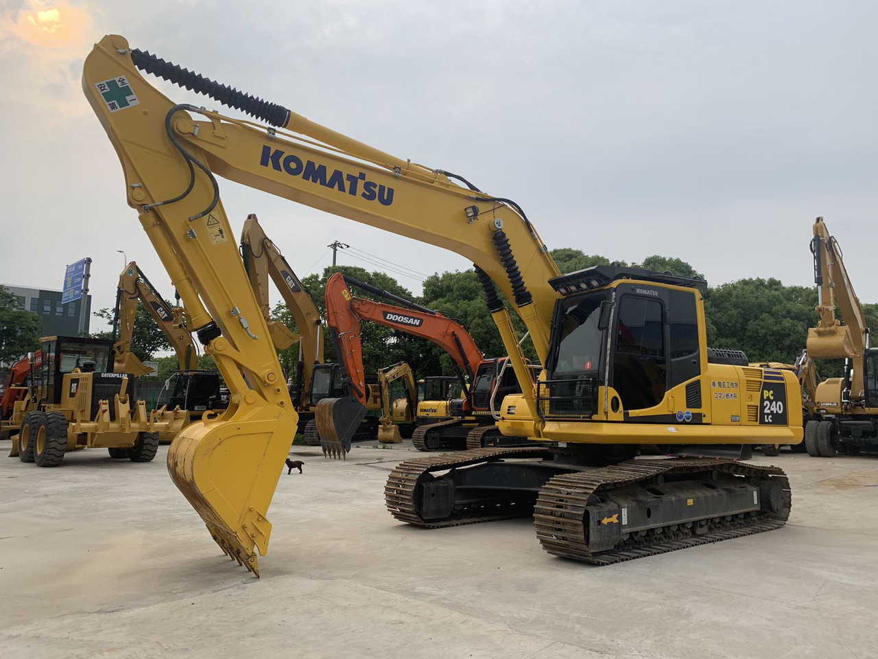 Komatsu PC240, PC220 Secondhand Excavator Good Price - Гусеничний екскаватор: фото 3 Komatsu PC240, PC220 Secondhand Excavator Good Price - Гусеничний екскаватор: фото 3