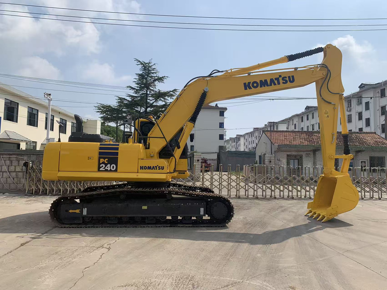 Komatsu PC240 Tracked Excavator Japan Origin - Гусеничний екскаватор: фото 1 Komatsu PC240 Tracked Excavator Japan Origin - Гусеничний екскаватор: фото 1