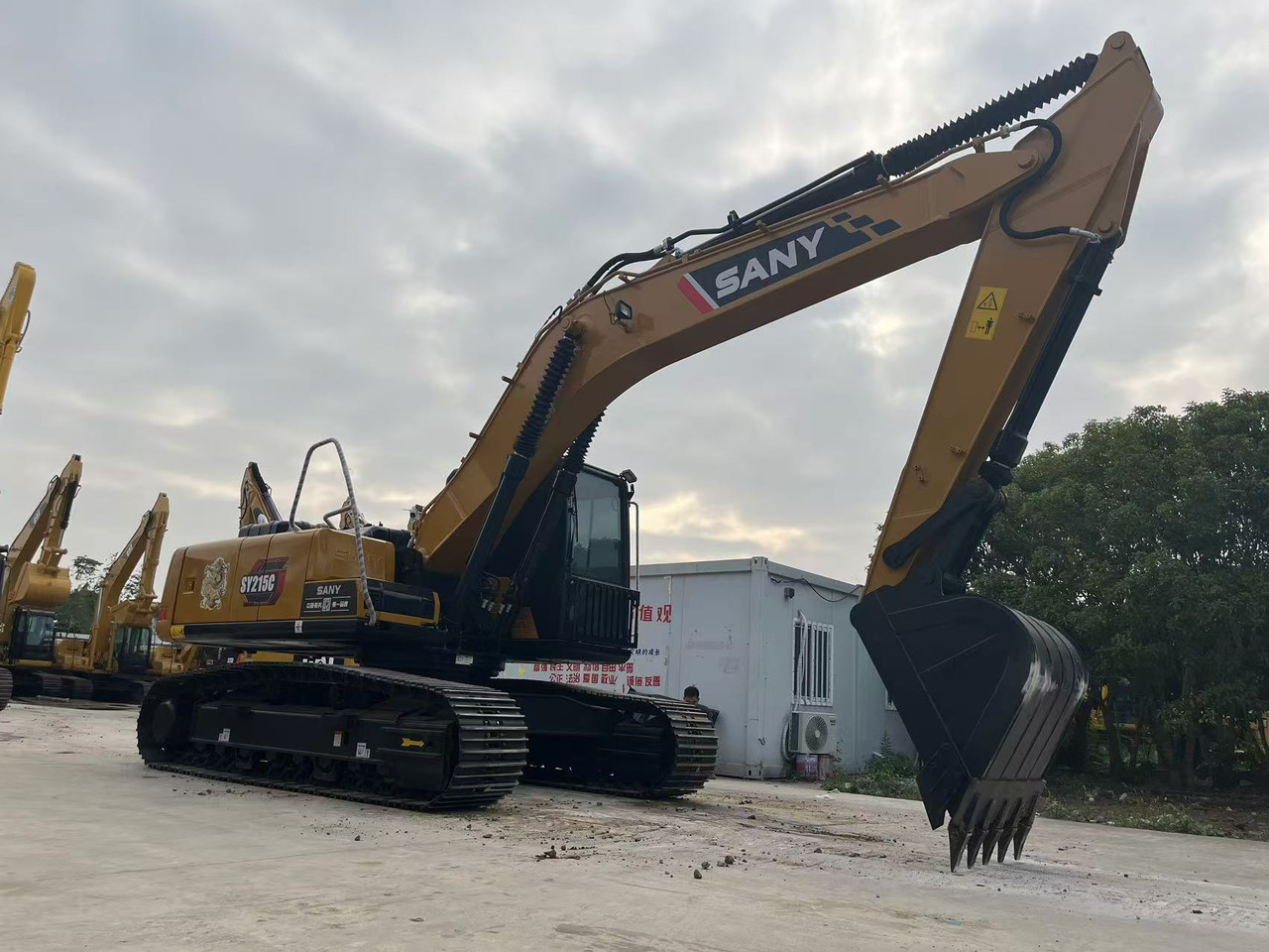Гусеничний екскаватор Sany SY215C Used Excavator Mitsubishi Engine: фото 6 Гусеничний екскаватор Sany SY215C Used Excavator Mitsubishi Engine: фото 6