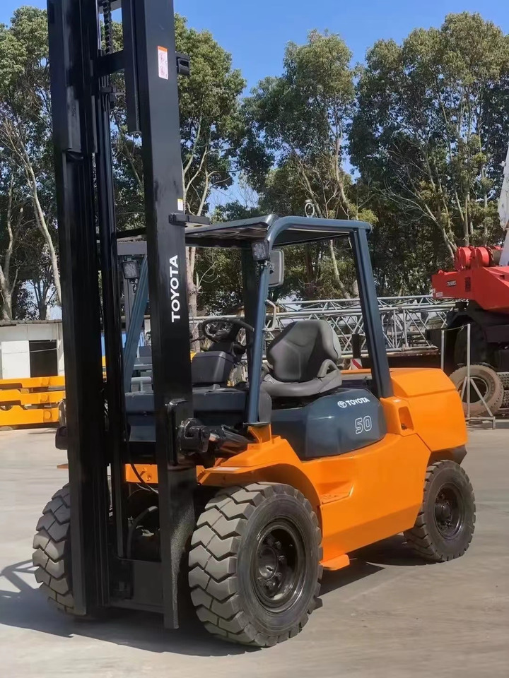 Toyota 5 ton Forklift Good Price FD50 with Side Shifter - Дизельний навантажувач: фото 4 Toyota 5 ton Forklift Good Price FD50 with Side Shifter - Дизельний навантажувач: фото 4