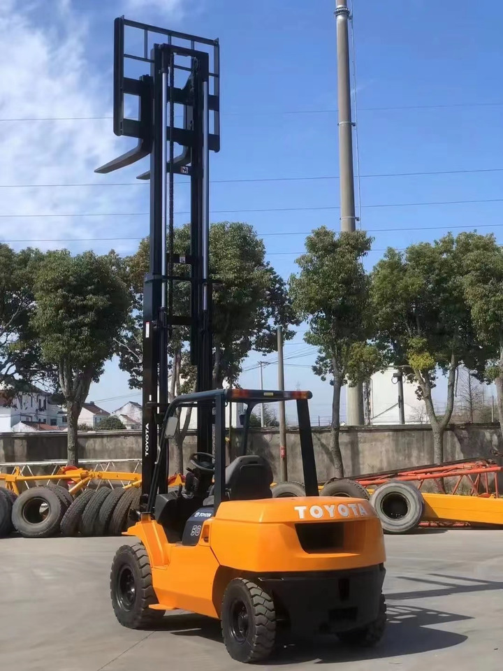 Toyota 5 ton Forklift Good Price FD50 with Side Shifter - Дизельний навантажувач: фото 3 Toyota 5 ton Forklift Good Price FD50 with Side Shifter - Дизельний навантажувач: фото 3
