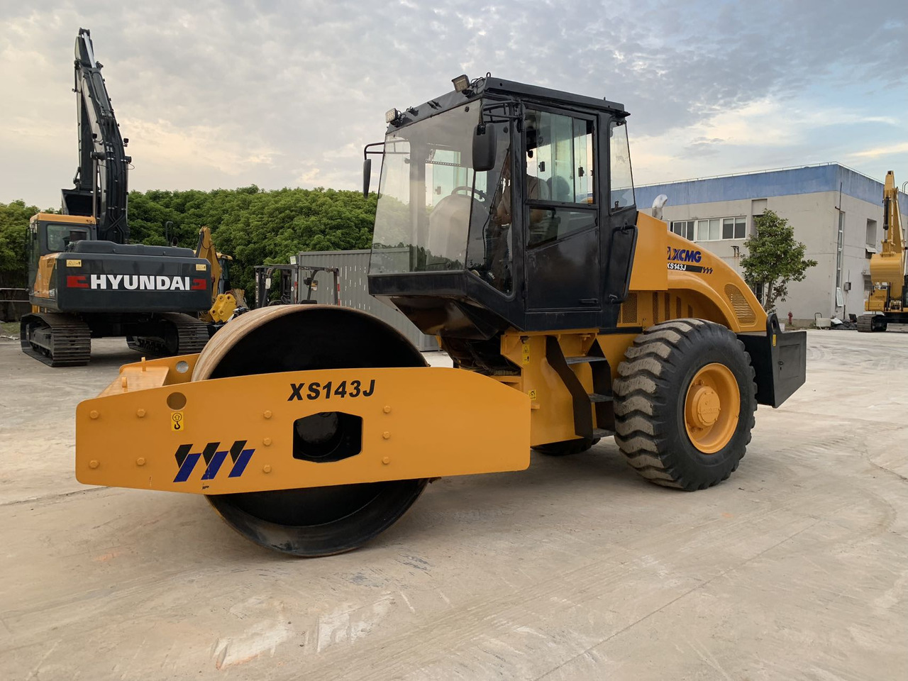 XCMG XS143J Vibratory Road roller Secondhand Condition - Дорожній каток: фото 2 XCMG XS143J Vibratory Road roller Secondhand Condition - Дорожній каток: фото 2