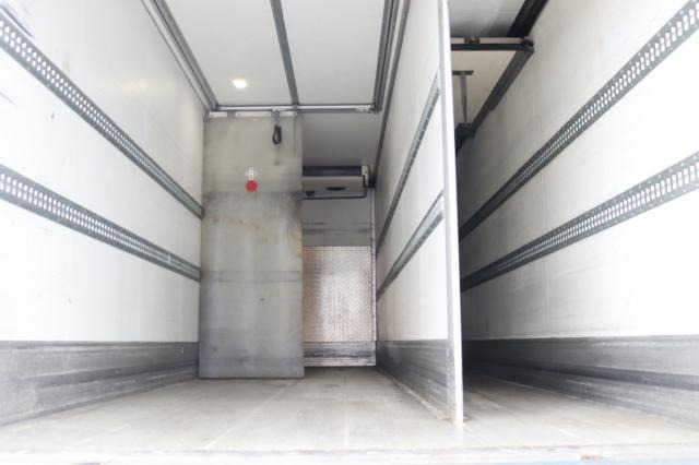 Рефрижератор вантажівка Mercedes-Benz Antos 1824 L: фото 8 Рефрижератор вантажівка Mercedes-Benz Antos 1824 L: фото 8