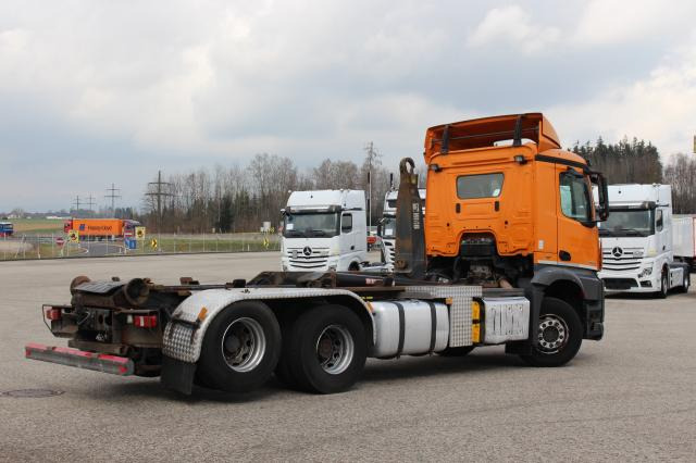 Mercedes-Benz Arocs 2642 L EXPORT - Гаковий мультиліфт вантажівка: фото 4 Mercedes-Benz Arocs 2642 L EXPORT - Гаковий мультиліфт вантажівка: фото 4