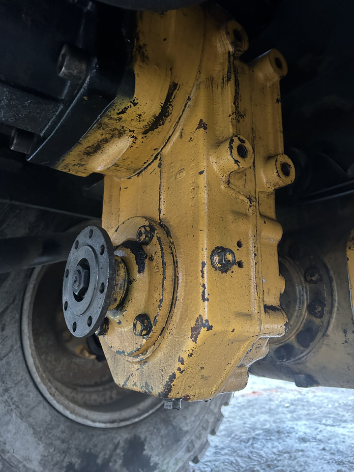 Liebherr L514 - Коробка передач в категорії Колісні навантажувачі: фото 1 Liebherr L514 - Коробка передач в категорії Колісні навантажувачі: фото 1