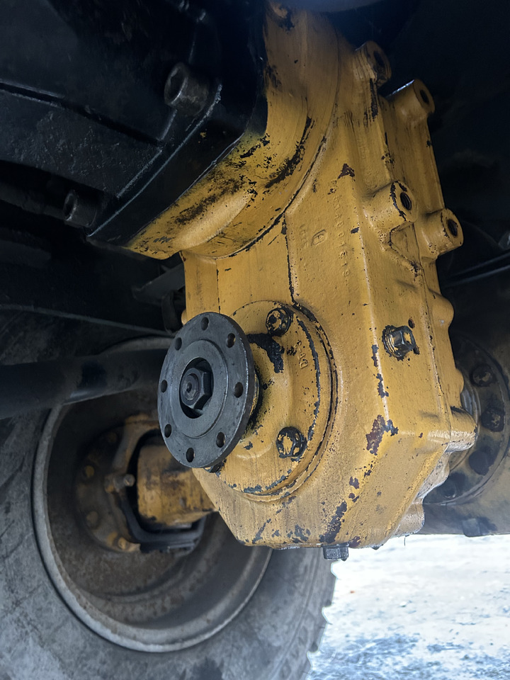 Liebherr L514 - Коробка передач в категорії Колісні навантажувачі: фото 3 Liebherr L514 - Коробка передач в категорії Колісні навантажувачі: фото 3