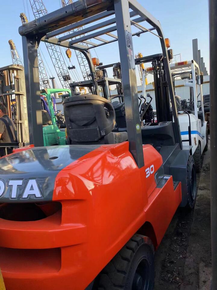 Toyota FDZN30 - Навантажувач вилковий: фото 2 Toyota FDZN30 - Навантажувач вилковий: фото 2