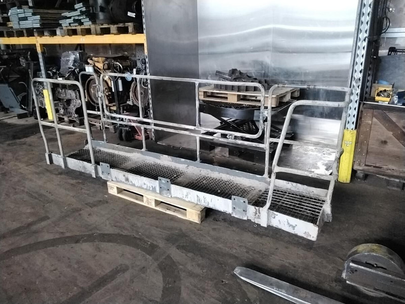 Liebherr A944C Li / A934 Li - Кузов і екстер'єр: фото 2 Liebherr A944C Li / A934 Li - Кузов і екстер'єр: фото 2