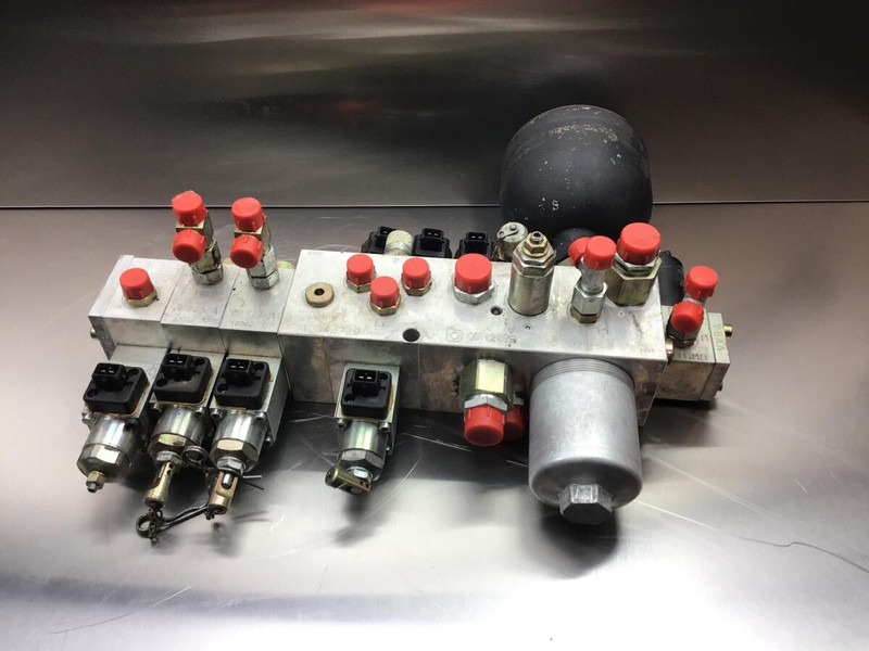 Liebherr A944C Li / A934C Li / R944C Li / R954C / A954C Li / R934C - Гідравліка: фото 1 Liebherr A944C Li / A934C Li / R944C Li / R954C / A954C Li / R934C - Гідравліка: фото 1