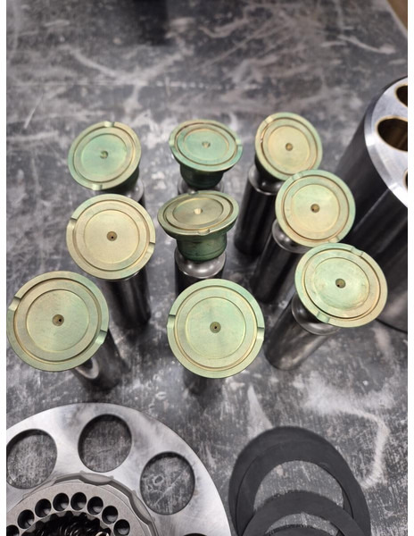 Liebherr A944C Li / A944B Li / R944C Li - Гідравліка: фото 4 Liebherr A944C Li / A944B Li / R944C Li - Гідравліка: фото 4