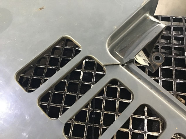 Liebherr Engine Hood Small - Капот: фото 2 Liebherr Engine Hood Small - Капот: фото 2