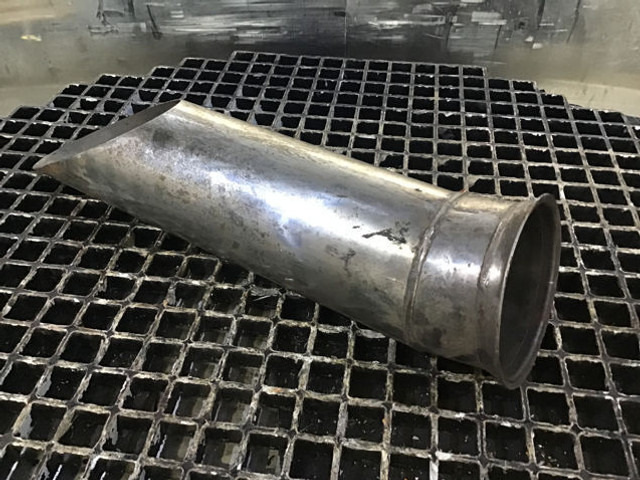 Liebherr Exhaust - Вихлопна труба: фото 1 Liebherr Exhaust - Вихлопна труба: фото 1
