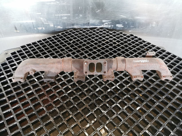 Liebherr Exhaust Pipe - Вихлопна труба: фото 2 Liebherr Exhaust Pipe - Вихлопна труба: фото 2