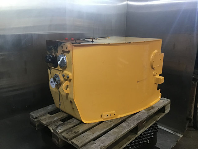 Liebherr Fuel Tank - Паливний бак: фото 3 Liebherr Fuel Tank - Паливний бак: фото 3