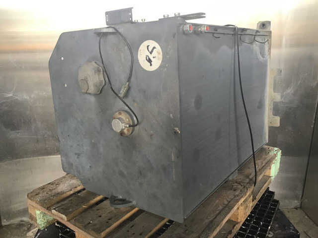 Liebherr Fuel Tank - Паливний бак: фото 2 Liebherr Fuel Tank - Паливний бак: фото 2