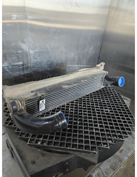Liebherr Intercooler - Інтеркулер: фото 4 Liebherr Intercooler - Інтеркулер: фото 4